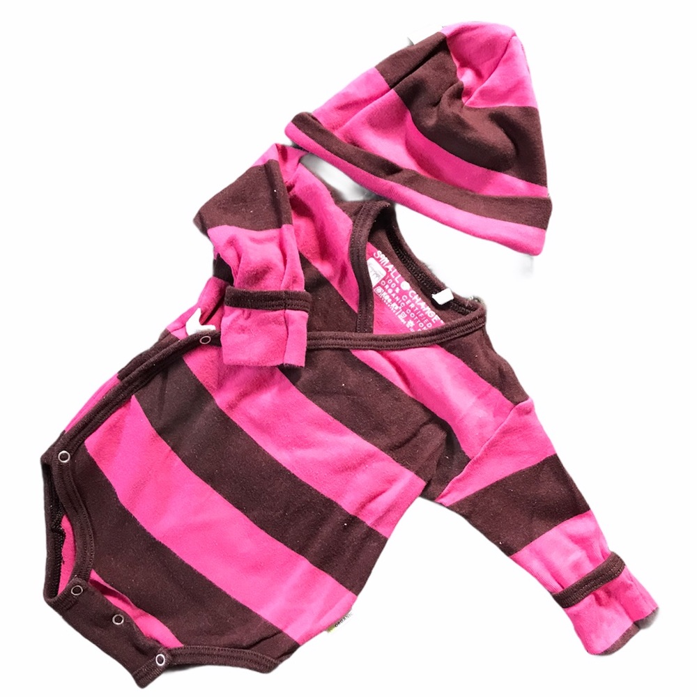 Girls 0-3 mos onesie and hat